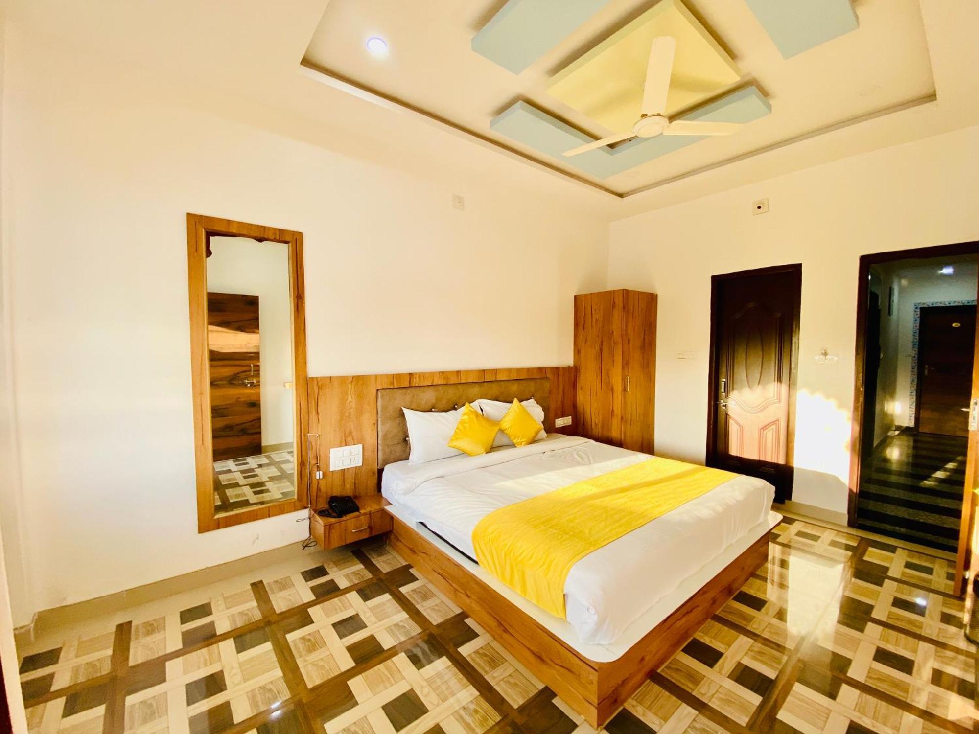 Hotel Vallabh A Lake Facing Balcony Udaipur Exterior foto